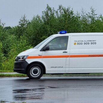 Rozszczelnienie rury gazowej na budowie. Ulica Nowomyśliwska w Międzyzdrojach bez gazu