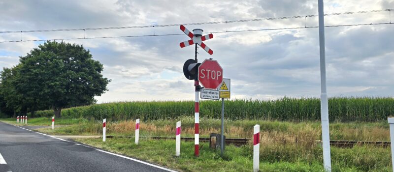 Uwaga kierowcy! Uszkodzona sygnalizacja na przejeździe w Jarzysławiu