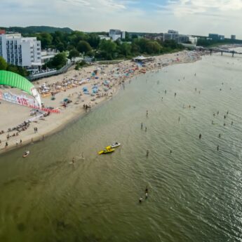 Sierpień w Międzyzdrojach to więcej niż tylko plaża!
