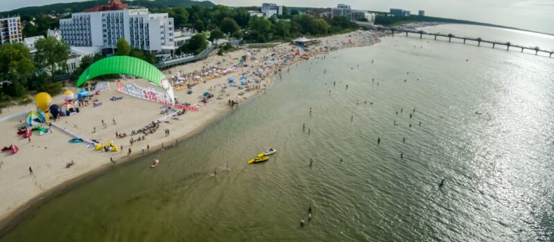 Sierpień w Międzyzdrojach to więcej niż tylko plaża!