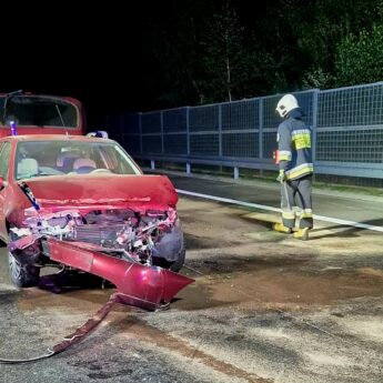 Osobówką w barierę na S3! Na szczęscie nikt nie ucierpiał Osobówką w barierę na S3! Na szczęscie nikt nie ucierpiał
