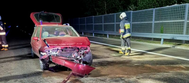 Osobówką w barierę na S3! Na szczęscie nikt nie ucierpiał