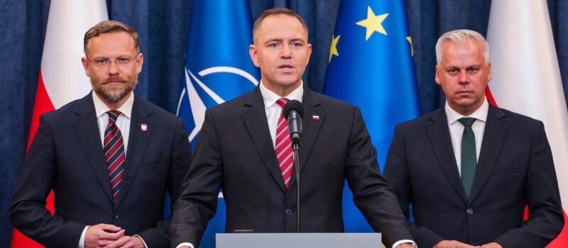 800 Plus tylko dla pracujących obywateli Ukrainy. Prezydent Nawrocki zawetował ustawę