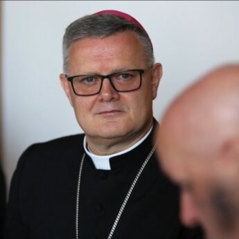 Polski Episkopat wzywa do modlitwy i postu o pokój. 22 sierpnia dniem duchowej mobilizacji Polski Episkopat wzywa do modlitwy i postu o pokój. 22 sierpnia dniem duchowej mobilizacji