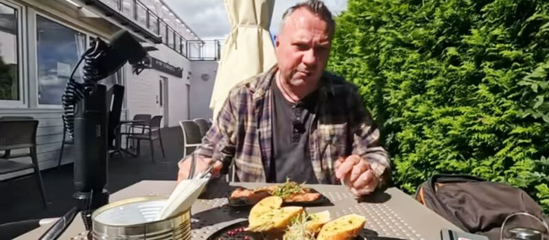 Kiszony łosoś z Kamienia Pomorskiego kontra importowany sandacz. „Oddasz fartucha” testuje lokalne smaki [FILM]