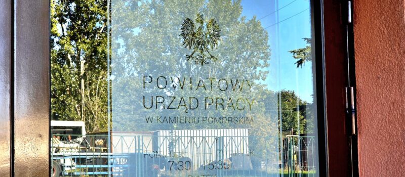 Ponad 700 tys. zł na nowe miejsca pracy w powiecie kamieńskim. Vouchery zatrudnieniowe rozdane