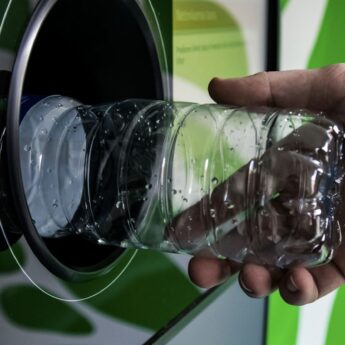 Od 1 października 2025 roku rusza w Polsce system kaucyjny – kaucja za butelki i puszki!