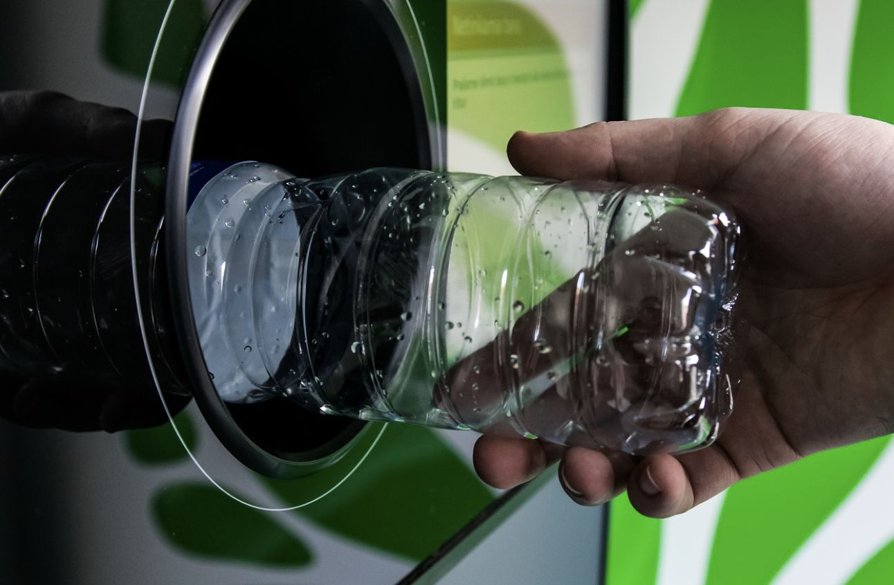 Od 1 października 2025 roku rusza w Polsce system kaucyjny – kaucja za butelki i puszki!