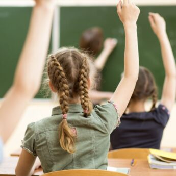 Kary finansowe za nieobecność uczniów w szkole? "Grzywna może wynieść 10 tys. złotych" Kary finansowe za nieobecność uczniów w szkole? "Grzywna może wynieść 10 tys. złotych"