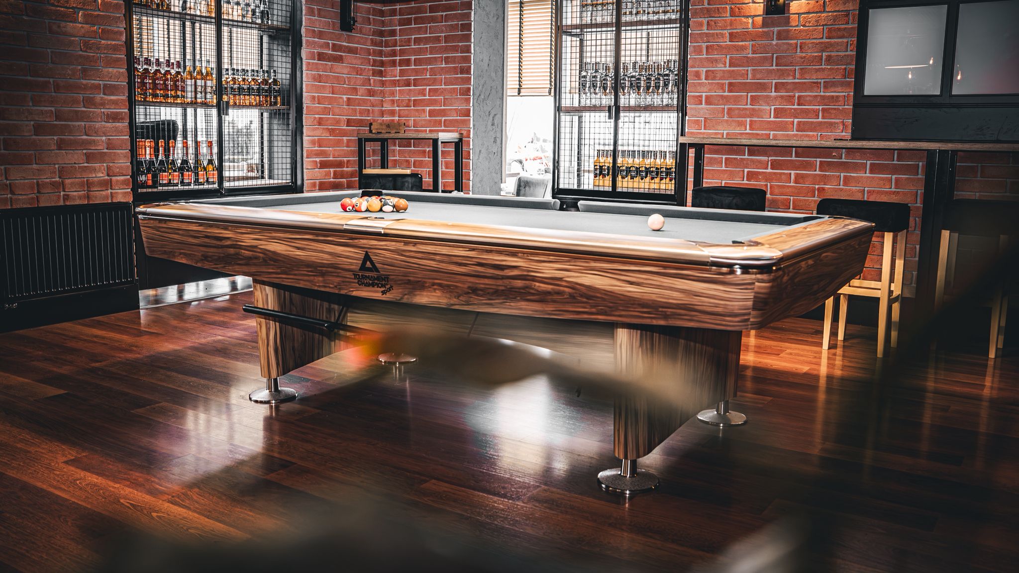 Bilard, kawa i koktaje – zapraszamy do Manufaktury! [FILM]