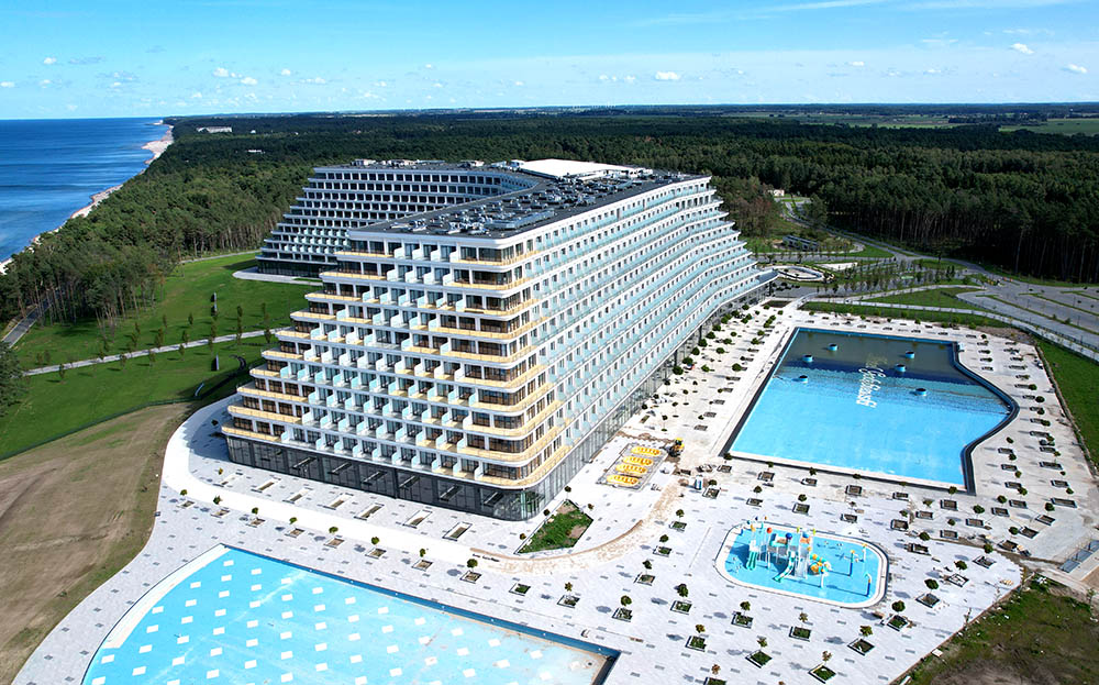 Ikoniczny Hotel Gołębiewski wciąż czeka na otwarcie [ZDJĘCIA, FILM]