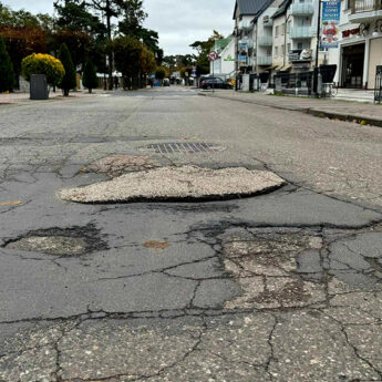 Główna ulica wreszcie przestanie odstraszać. Gmina Rewal przebuduje ul. Grunwaldzką Główna ulica wreszcie przestanie odstraszać. Gmina Rewal przebuduje ul. Grunwaldzką