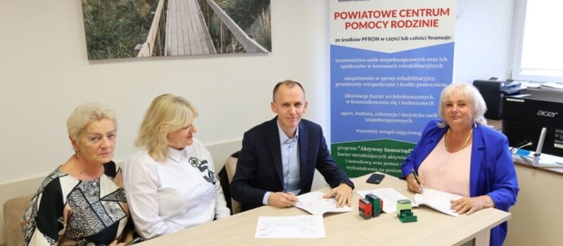 Nowe pojazdy dla osób z niepełnosprawnościami. Powiat Kamieński z kolejnym wsparciem z PFRON