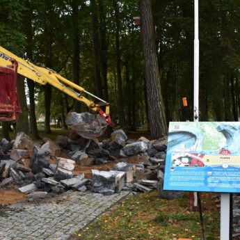 Ruszyła renowacja Pomnika Zwycięstwa w Dziwnowie Ruszyła renowacja Pomnika Zwycięstwa w Dziwnowie