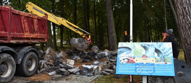 Ruszyła renowacja Pomnika Zwycięstwa w Dziwnowie