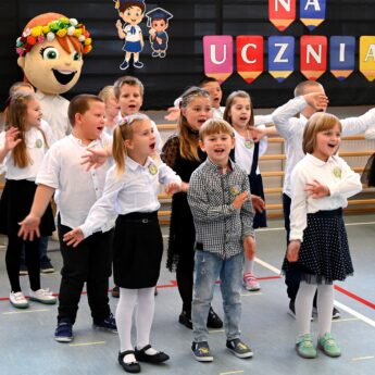 Uroczyste pasowanie na ucznia w Szkole Podstawowej w Dziwnowie