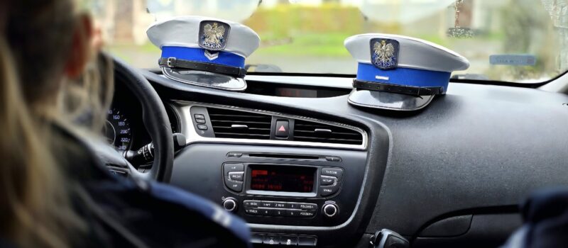 Trwa akcja „Znicz 2025”. Policjanci czuwają nad bezpieczeństwem na drogach Trwa akcja „Znicz 2025”. Policjanci czuwają nad bezpieczeństwem na drogach
