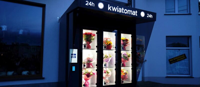 „Kolorowa” kwiaciarnia z nową usługą! Kwiatomat 24h już działa w Kamieniu Pomorskim