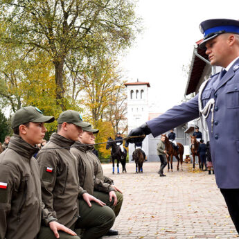 Uroczyste pasowanie pierwszoklasistów w Zespole Szkół Ponadpodstawowych w Benicach [ZDJĘCIA]