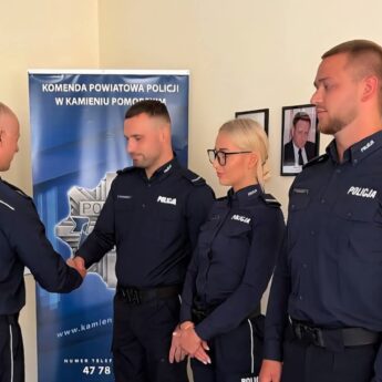 Funkcjonariusze kamieńskiej Policji wyróznieni Funkcjonariusze kamieńskiej Policji wyróznieni