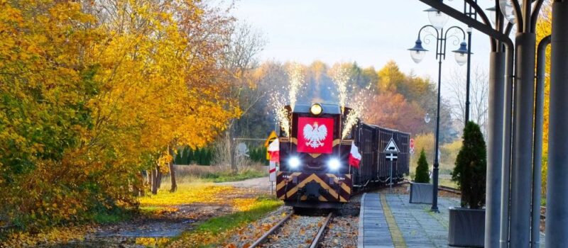 Rewalska kolejka zaprasza na przejażdżki z Ojcami Polskiej Niepodległości Rewalska kolejka zaprasza na przejażdżki z Ojcami Polskiej Niepodległości