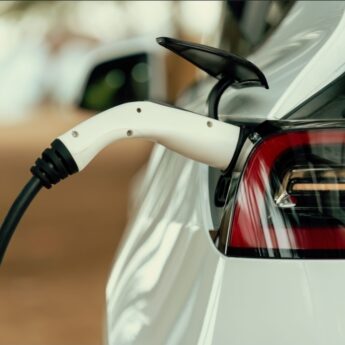 Nawet 600 tys. dofinansowania do elektryka! Rusza program naszeEauto Nawet 600 tys. dofinansowania do elektryka! Rusza program naszeEauto