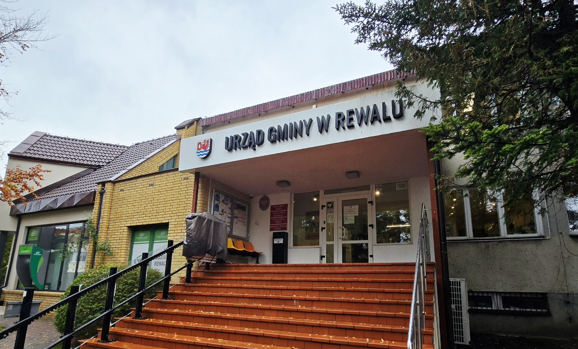 Wójt Rewala ogłasza nabór na kierownicze stanowisko urzędnicze