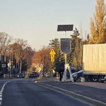 Nowy radarowy wyświetlacz prędkości przy ulicy Wolińskiej w Kamieniu Pomorskim