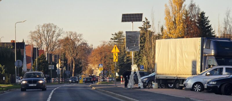 Nowy radarowy wyświetlacz prędkości przy ulicy Wolińskiej w Kamieniu Pomorskim