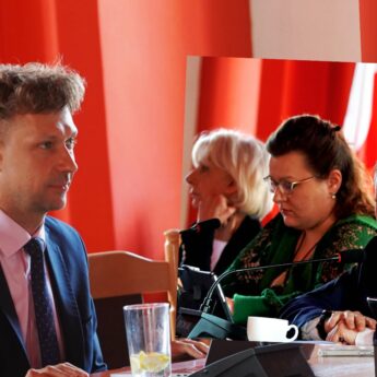 Mamzer i Kosińska musieli wysłuchać lekcji od radcy prawnego Dennisa Warcholaka! [ZOBACZ FILM]