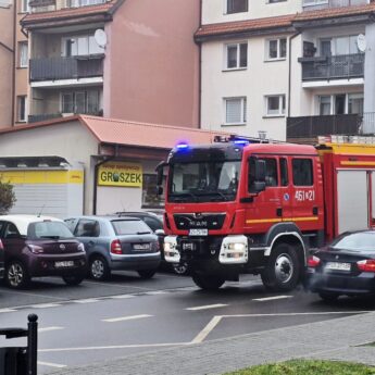 Interwencja służb na ulicy Wysockiego. Strażacy jako pierwsi udzielili pomocy
