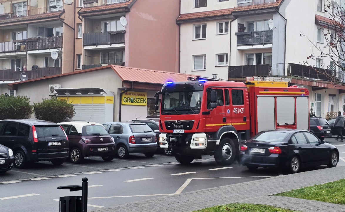 Interwencja służb na ulicy Wysockiego. Strażacy jako pierwsi udzielili pomocy