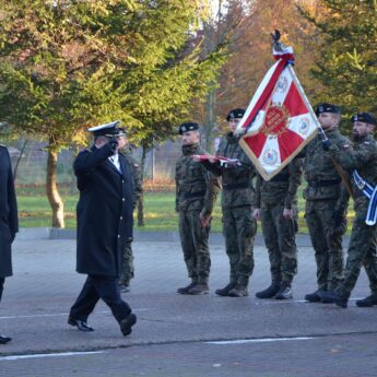 Uroczyste rozprowadzenie z okazji Narodowego Święta Niepodległości w 8. Batalionie Saperów w Dziwnowie