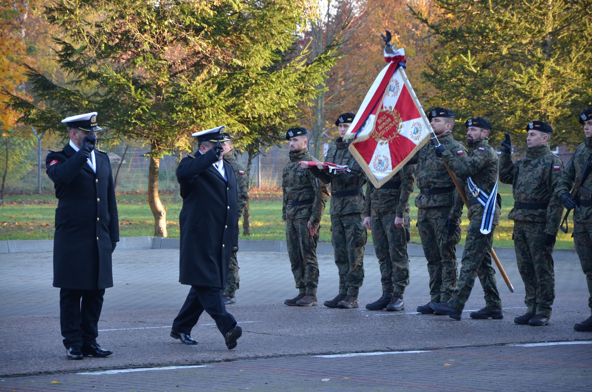 Uroczyste rozprowadzenie z okazji Narodowego Święta Niepodległości w 8. Batalionie Saperów w Dziwnowie