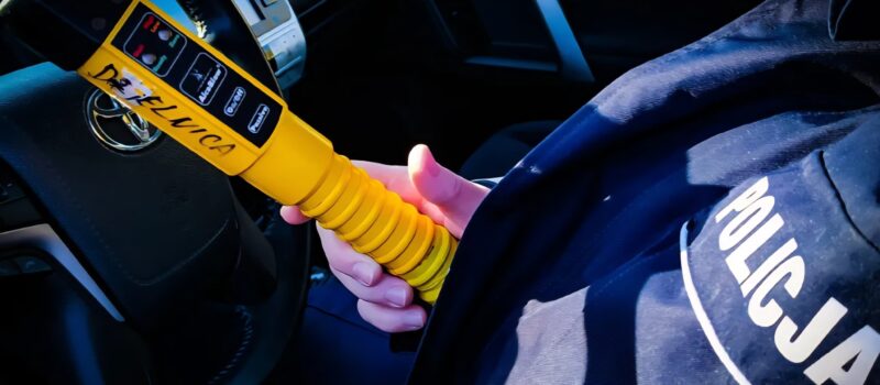 3 promile w organizmie i jazda zakończona na krawężniku. Pijany kierowca zatrzymany w Dziwnówku! 3 promile w organizmie i jazda zakończona na krawężniku. Pijany kierowca zatrzymany w Dziwnówku!