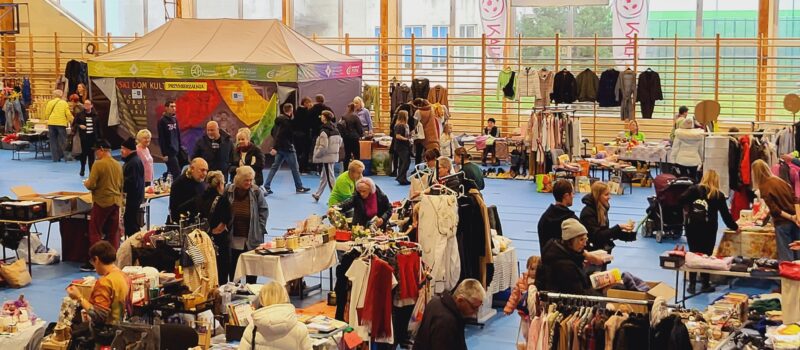 W Kamieniu Pomorskim trwa pchli targ W Kamieniu Pomorskim trwa pchli targ