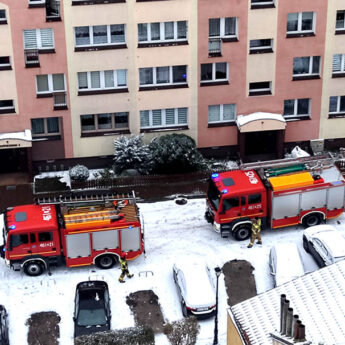 Reanimacja kobiety na ulicy Słowackiego. Strażacy przejęli rolę ratowników
