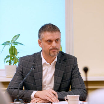 Burmistrz Dziwnowa otrzyma wyższe wynagrodzenie. Przewodniczący Sokół pyta o nazwisko potencjalnego zastępcy