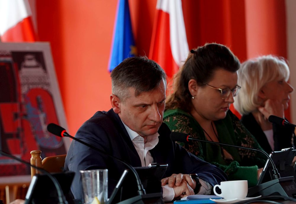 Mamzer i Kosińska musieli wysłuchać lekcji od radcy prawnego Dennisa Warcholaka! [ZOBACZ FILM]