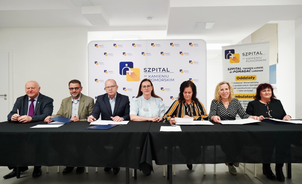 Defibrylatory od Szpitala dla szkół Powiatu Kamieńskiego