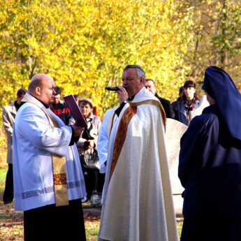 Uroczystość Wszystkich Świętych w Kamieniu Pomorskim. Wspomnienie i tradycja na zdjęciach sprzed lat 12 lat Uroczystość Wszystkich Świętych w Kamieniu Pomorskim. Wspomnienie i tradycja na zdjęciach sprzed lat 12 lat