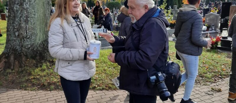 Rekordowa kwesta na kamieńskim cmentarzu. Zebrano ponad 6,7 tysiąca złotych na ratowanie zabytkowych nagrobków
