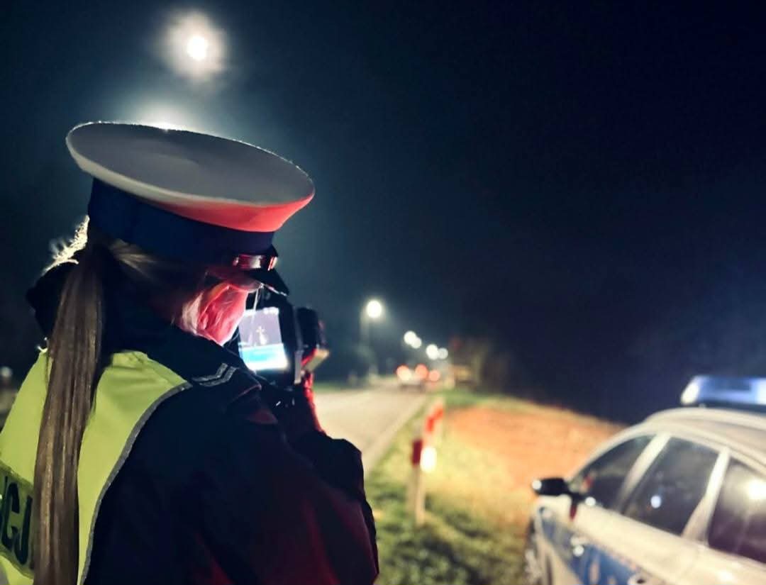 Kamieńscy policjanci przez cały czas czuwają nad bezpieczeństwem podróżnych