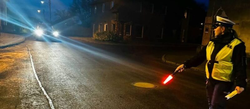 Akcja „Alkohol i Narkotyki” w powiecie kamieńskim! Pierwsi kierowcy wpadli w ręce drogówki - jeden poszukiwany, drugi pijany! Akcja „Alkohol i Narkotyki” w powiecie kamieńskim! Pierwsi kierowcy wpadli w ręce drogówki - jeden poszukiwany, drugi pijany!