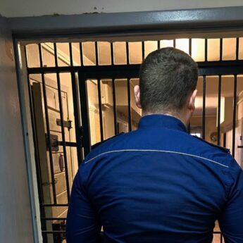 51-latek zatrzymany we Wrzosowie. Ukrywał się przed wymiarem sprawiedliwości
