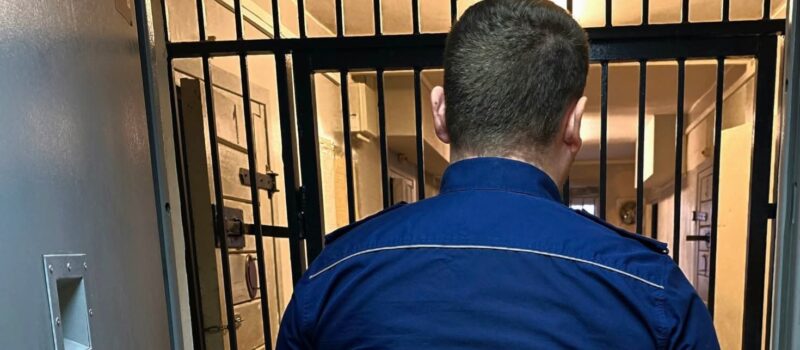 51-latek zatrzymany we Wrzosowie. Ukrywał się przed wymiarem sprawiedliwości