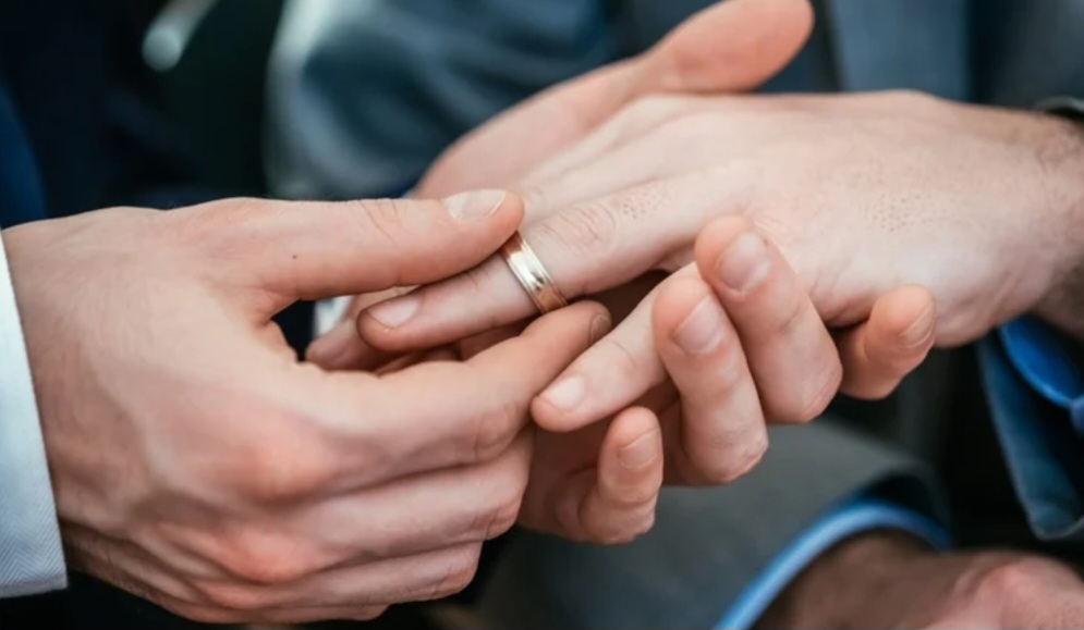 TSUE zdecydowało: „Polska ma obowiązek uznać małżeństwo dwóch Polaków tej samej płci”