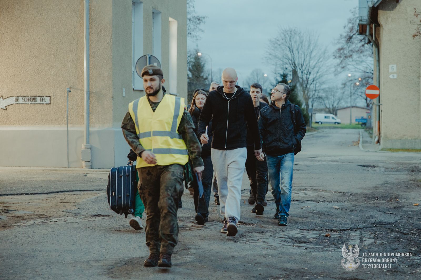 137 nowych ochotników zasili szeregi Wojsk Obrony Terytorialnej. W Trzebiatowie rozpoczęto szkolenie „16” i „8”