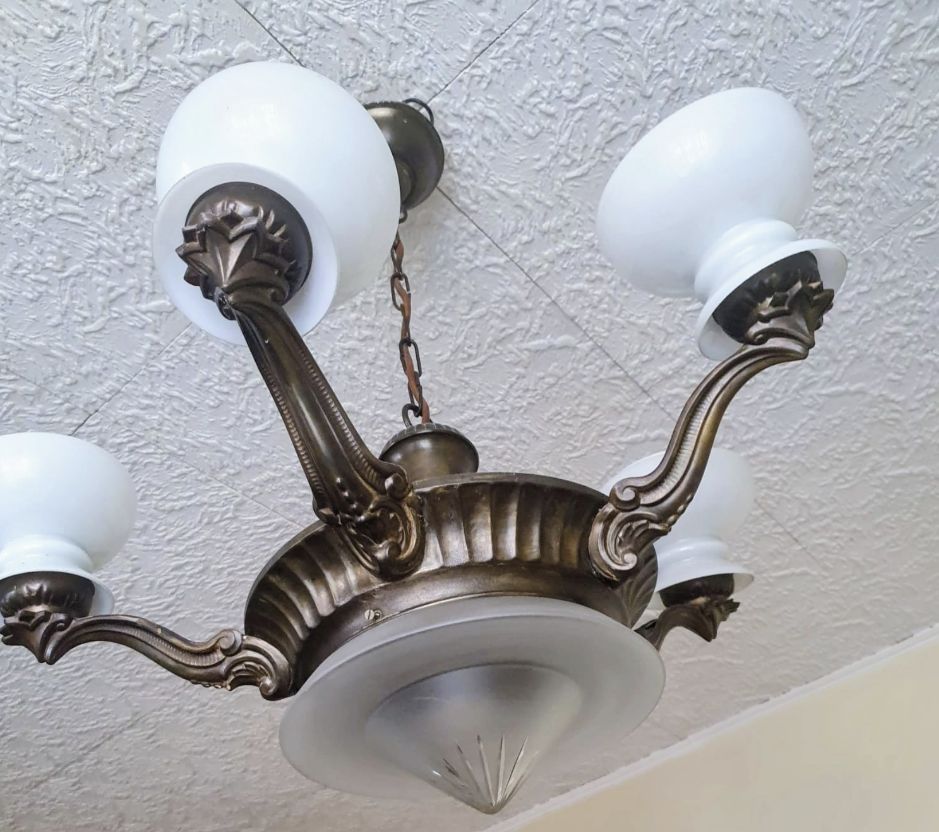 Przedwojenny żyrandol