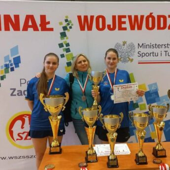 Sukces uczennic LO w Kamieniu Pomorskim! Wicemistrzostwo Województwa w Drużynowym Tenisie Stołowym